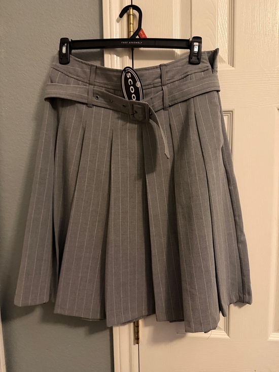 Scoop Dresses & Skirts - Pleated Midi Skirt with Belt — Gray